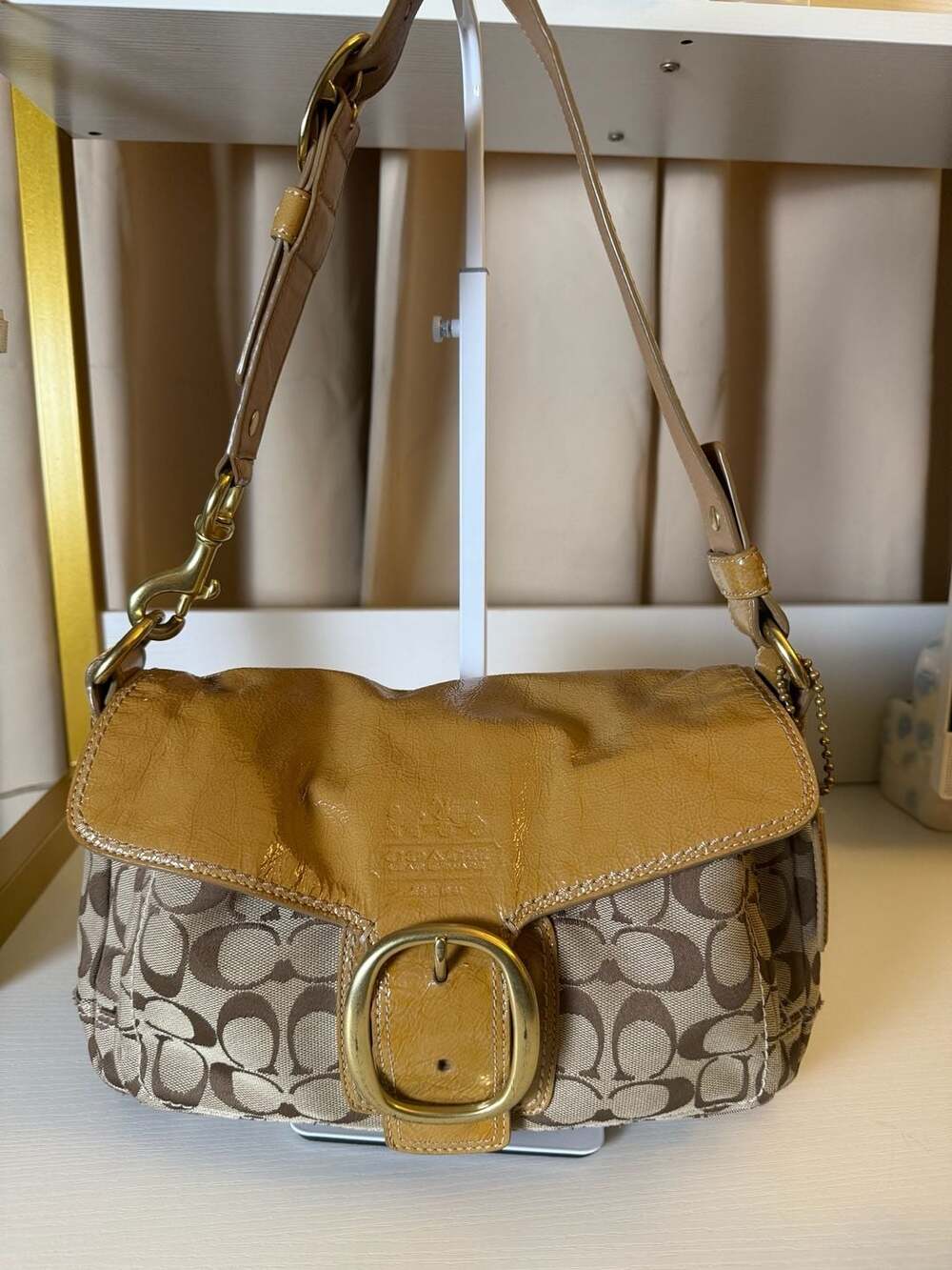 Coach Hamptons Signature Buckle Flap Shoulder Bag Brown Patent Leather